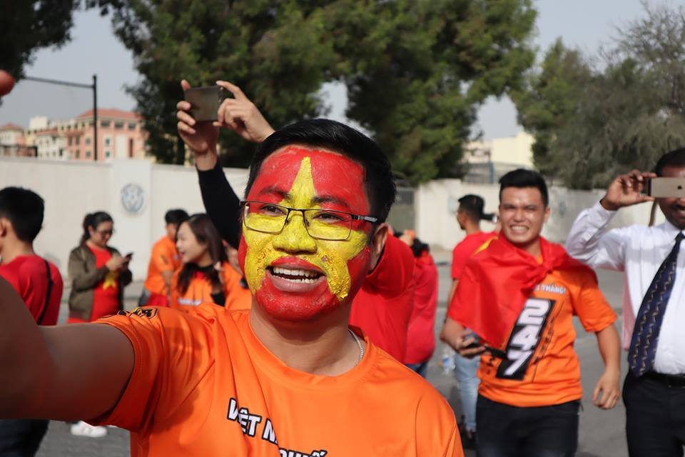 khong-khi-cuong-nhiet-cua-co-dong-vien-viet-nam-o-dubai-truoc-gio-bong-lan