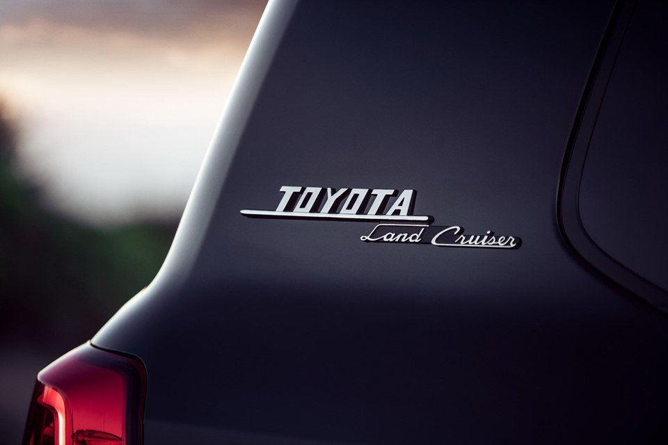 toyota-land-cruiser-ra-mat-ban-gioi-han-1200-chiec