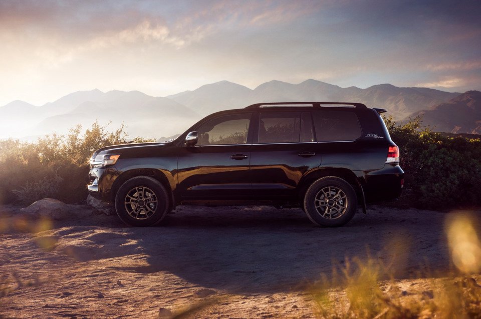 toyota-land-cruiser-ra-mat-ban-gioi-han-1200-chiec
