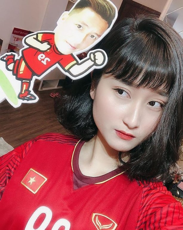 ban-gai-tuyen-thu-quoc-gia-don-nguoi-yeu-ve-nuoc-bang-loat-trang-thai-ngot-ngao