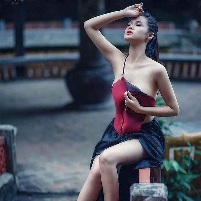 ve-ngoai-nong-bong-cua-huyen-trang-ban-gai-cau-thu-trong-dai
