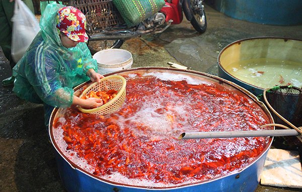 cho-ca-lon-nhat-ha-noi-ruc-vang-truoc-ngay-cung-ong-cong-ong-tao