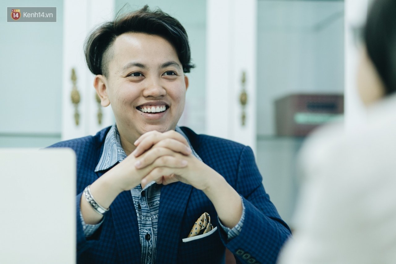 Gặp bác sĩ trẻ sáng lập khoa tạo hình LGBT đầu tiên tại Hà Nội: 