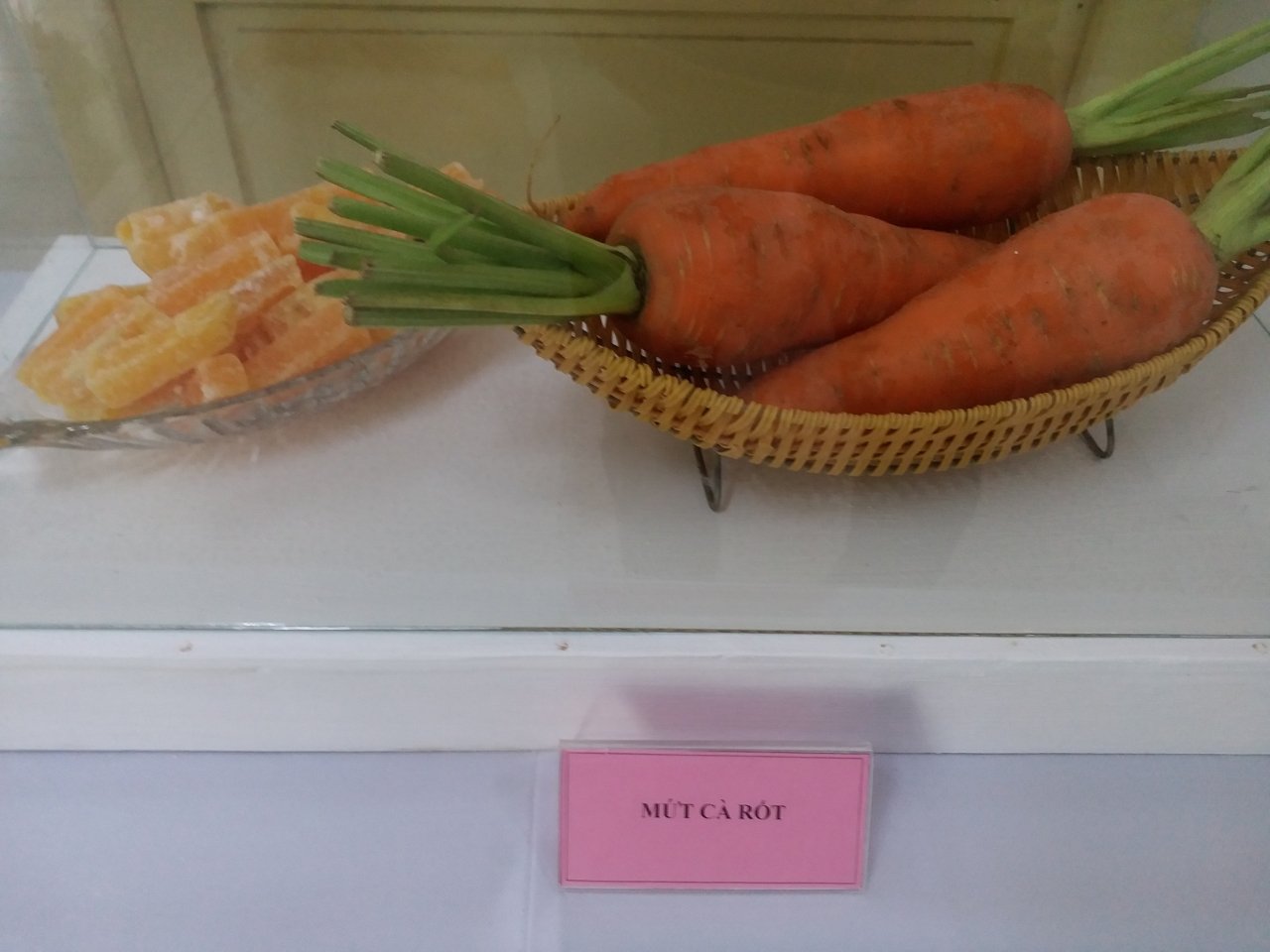 lac-vao-thien-duong-banh-mut-tet-hue