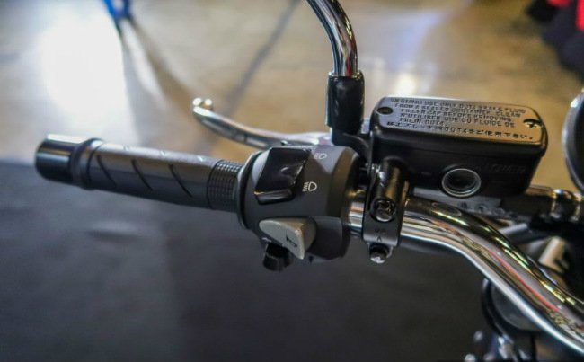 can-canh-2019-honda-cb1100rs-gia-suyt-nua-ty-hut-phai-manh