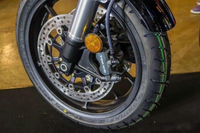 can-canh-2019-honda-cb1100rs-gia-suyt-nua-ty-hut-phai-manh