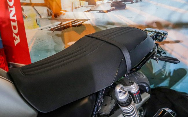can-canh-2019-honda-cb1100rs-gia-suyt-nua-ty-hut-phai-manh