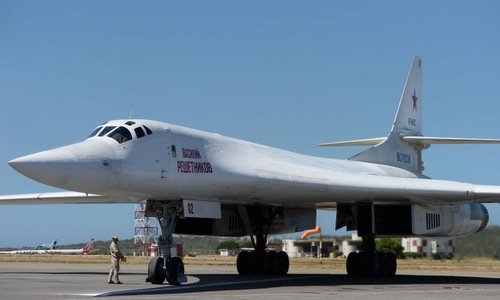 Oanh tạc cơ Tu-160 Nga tại Caracas tháng 12/2018. Ảnh: Tass.