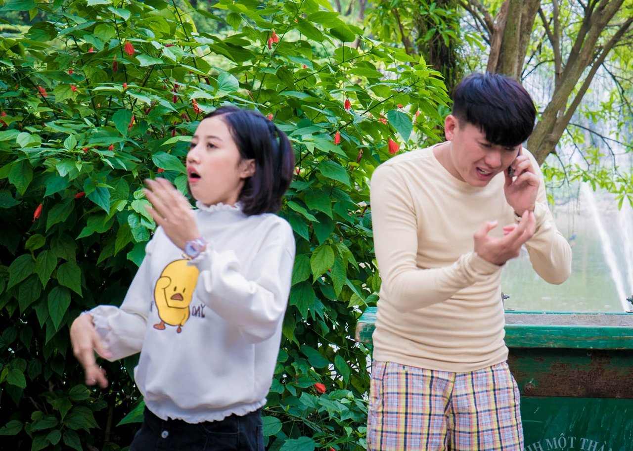 quach-ngoc-tuyen-ke-nu-hon-bat-ngo-voi-ban-dien-nam-nam-ngoai-kich-ban