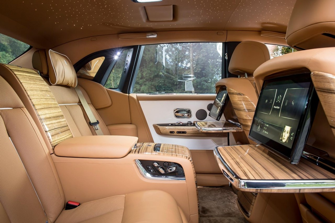 rolls-royce-nuoi-bo-lay-da-boc-ghe-nhu-the-nao