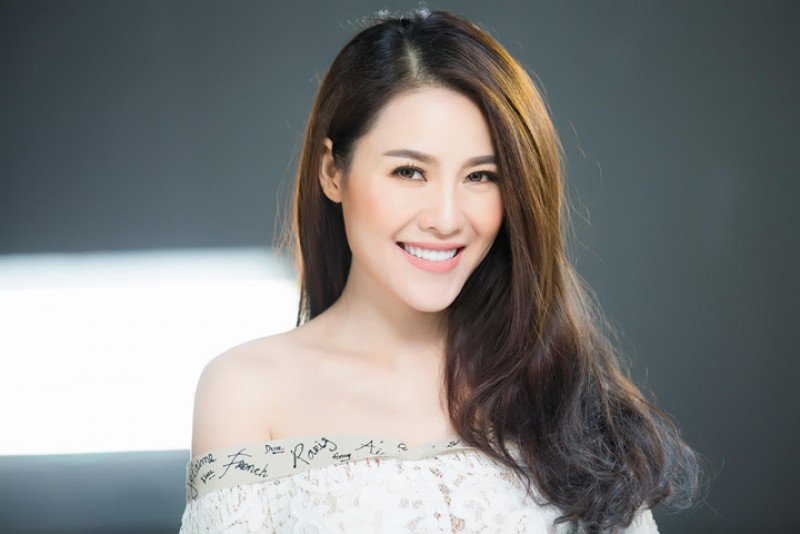 truoc-le-au-ngan-anh-hang-loat-nguoi-dep-tung-ngam-ngui-linh-an-vi-thi-chui