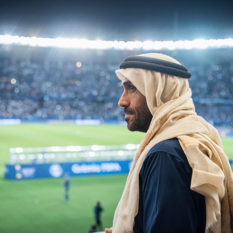 Hoàng tử UAE mua sạch vé trận bán kết với Qatar quyền lực đến cỡ nào?