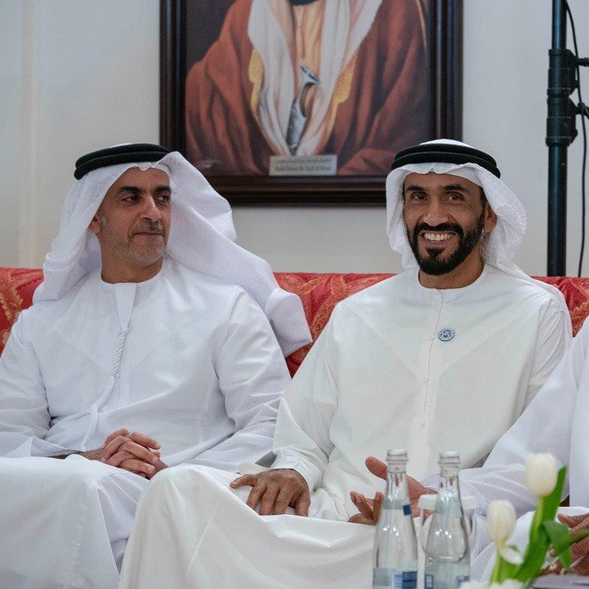 Hoàng tử UAE mua sạch vé trận bán kết với Qatar quyền lực đến cỡ nào?