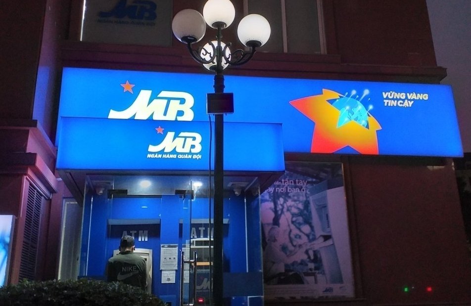 chua-den-tet-atm-ngan-hang-mbbank-da-lam-bieng