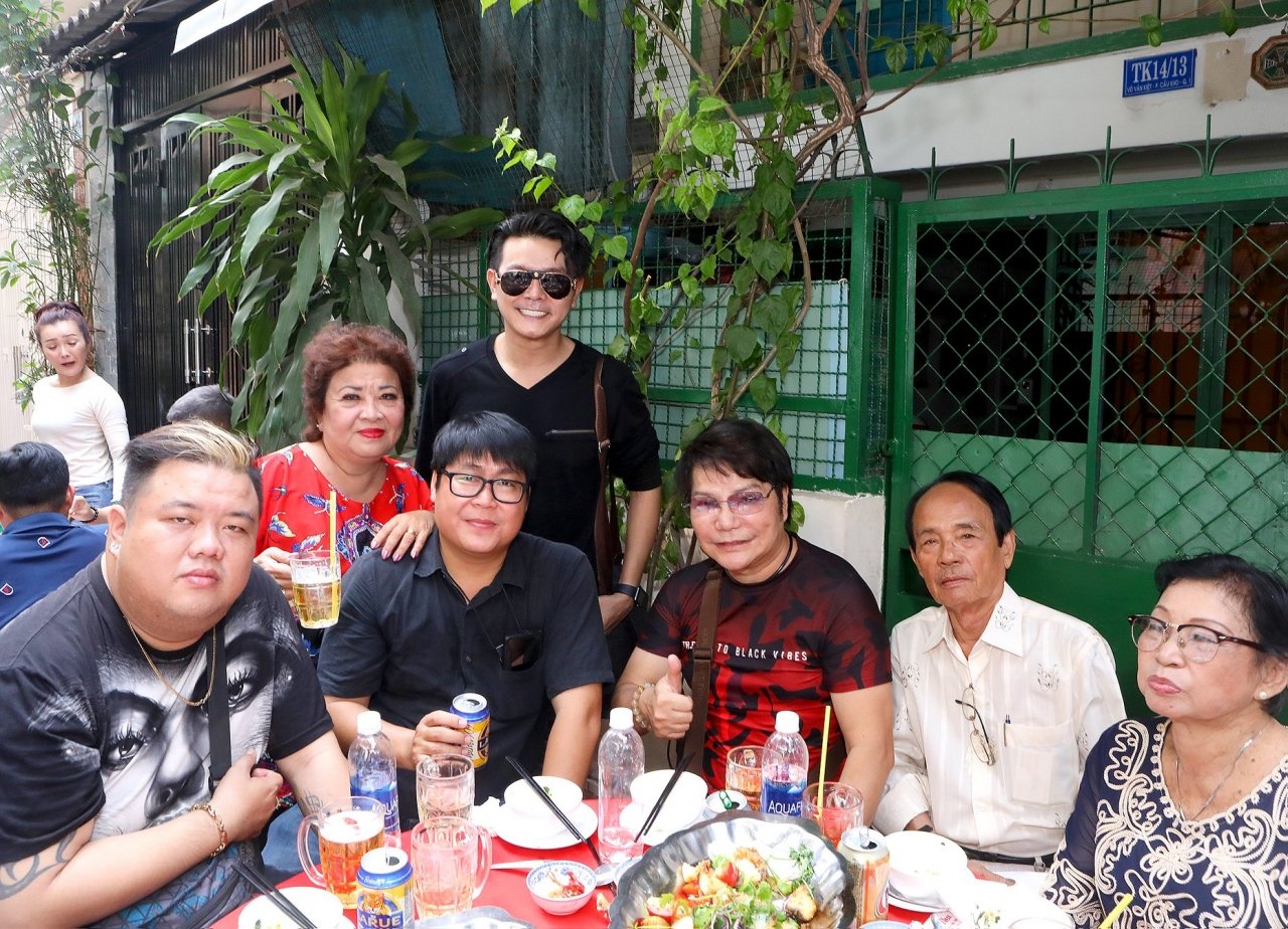 phuoc-sang-xuong-can-pho-phac-trong-ngay-gio-cua-ba-tan-beo