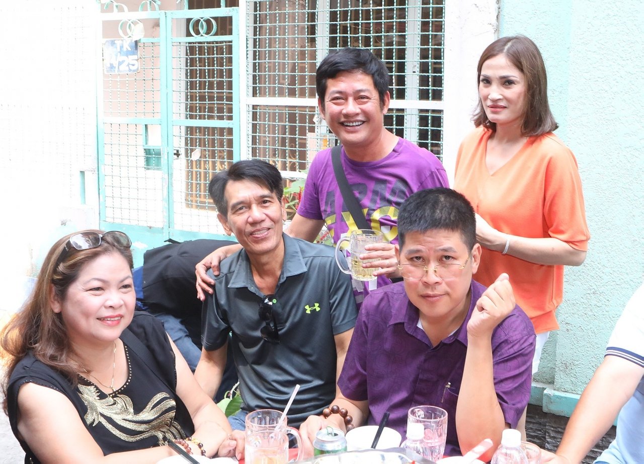 phuoc-sang-xuong-can-pho-phac-trong-ngay-gio-cua-ba-tan-beo