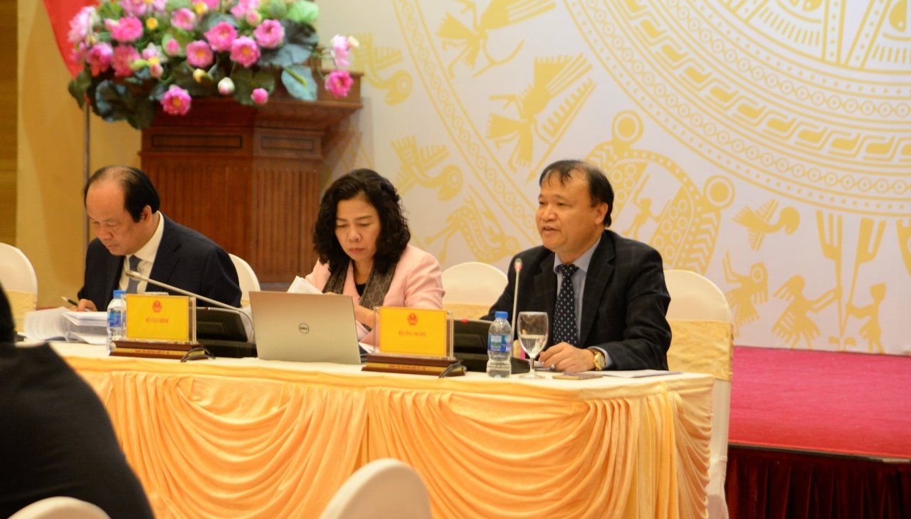 hop-bao-thuong-ky-chinh-phu-nong-vu-dung-xe-bien-xanh-dua-don-nguoi-nha-bo-truong-bo-cong-thuong