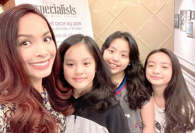 sao-viet-trang-hoang-nha-cua-don-tet