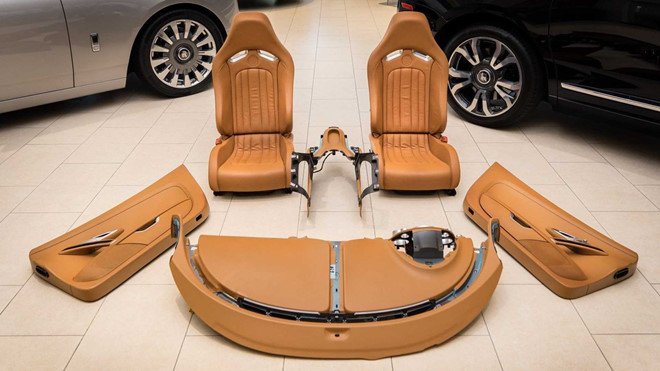 Bộ lốp Bugatti Veyron đắt hơn một chiếc xe sang