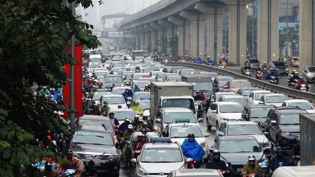 Đường phố Hà Nội ùn tắc kinh hoàng trong ngày 27 Tết