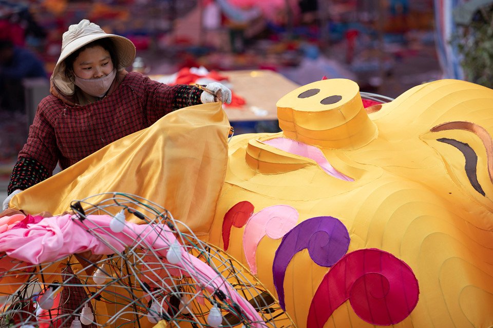trung-quoc-ron-rang-le-hoi-long-lay-den-long-don-tet