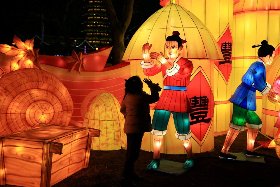 trung-quoc-ron-rang-le-hoi-long-lay-den-long-don-tet