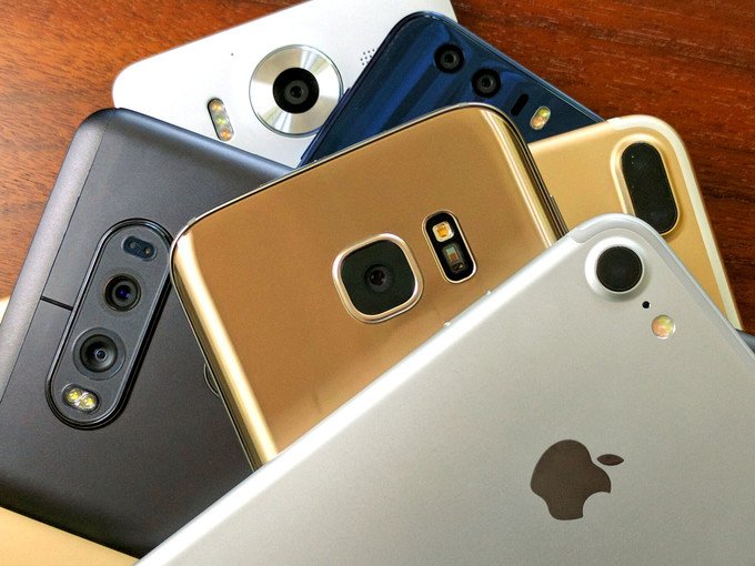 cameras-v20-iphone7-gs7-lumia-honor8-stacked-hero_680x0.jpg