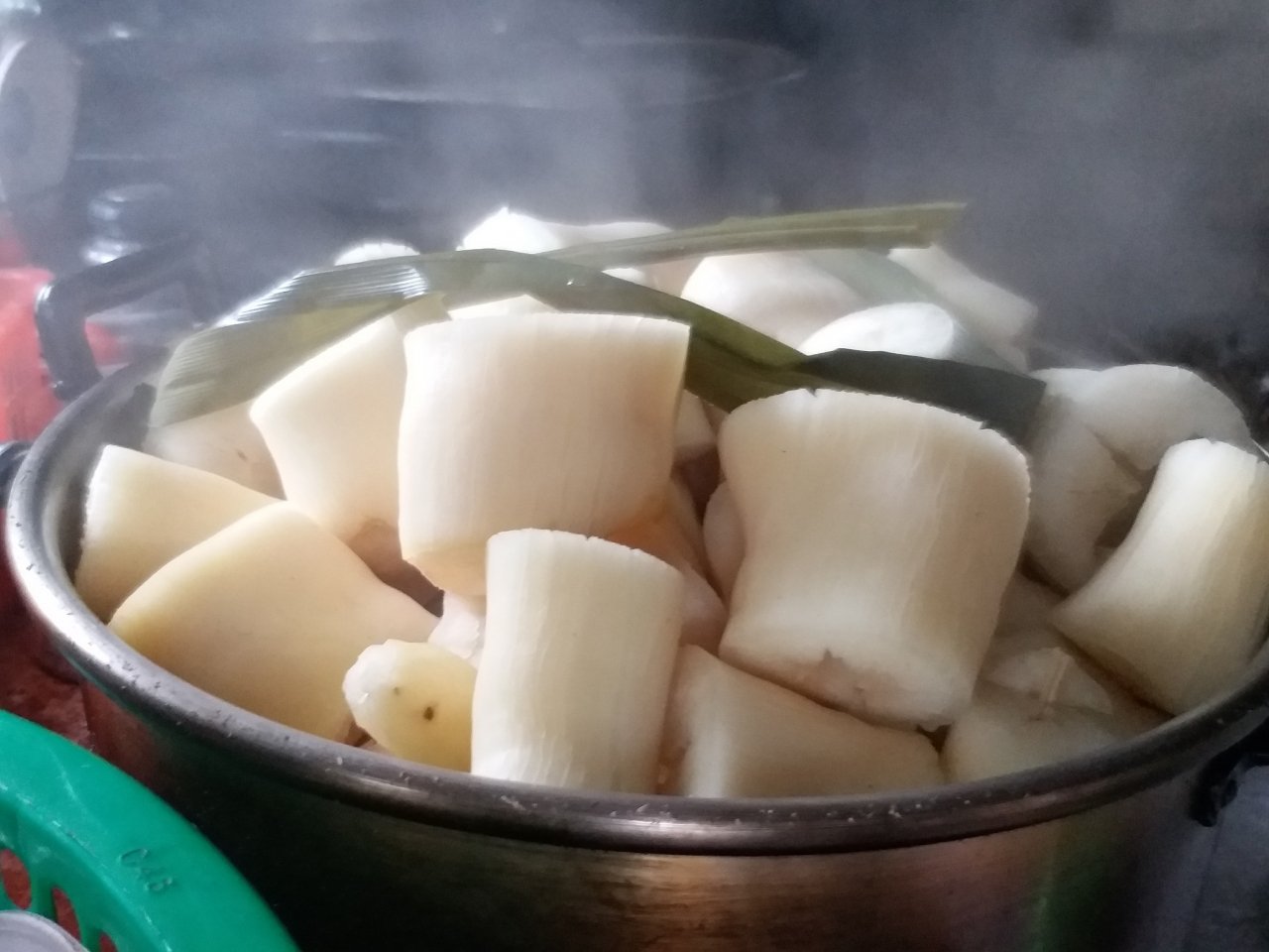 can-canh-mon-mut-nha-ngheo-con-sot-lai-o-hue