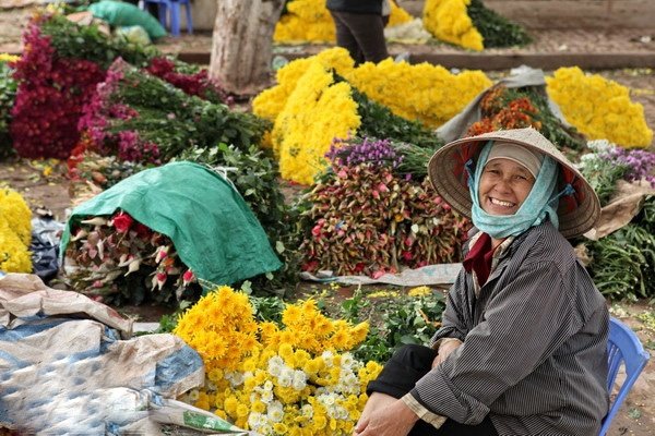 diem-danh-6-cho-hoa-noi-tieng-nhat-ha-noi-den-la-du-hoa-trang-tri-cho-ca-gia-dinh