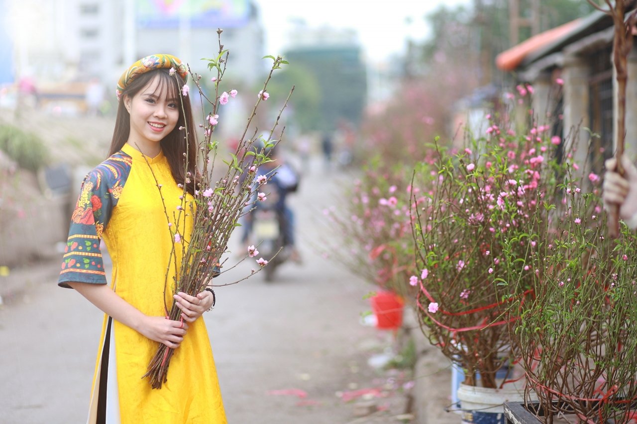 diem-danh-6-cho-hoa-noi-tieng-nhat-ha-noi-den-la-du-hoa-trang-tri-cho-ca-gia-dinh