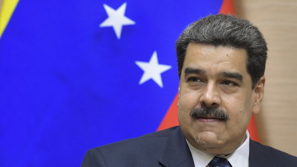 tinh-hinh-venezuela-ngay-32-tuong-khong-quan-quay-lung-voi-ong-maduro-ung-ho-tong-thong-tu-xung