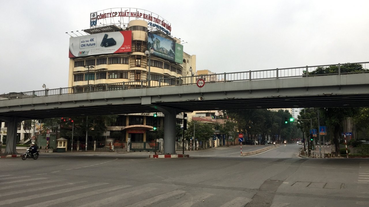 mot-ha-noi-nen-na-trong-sang-dau-nam