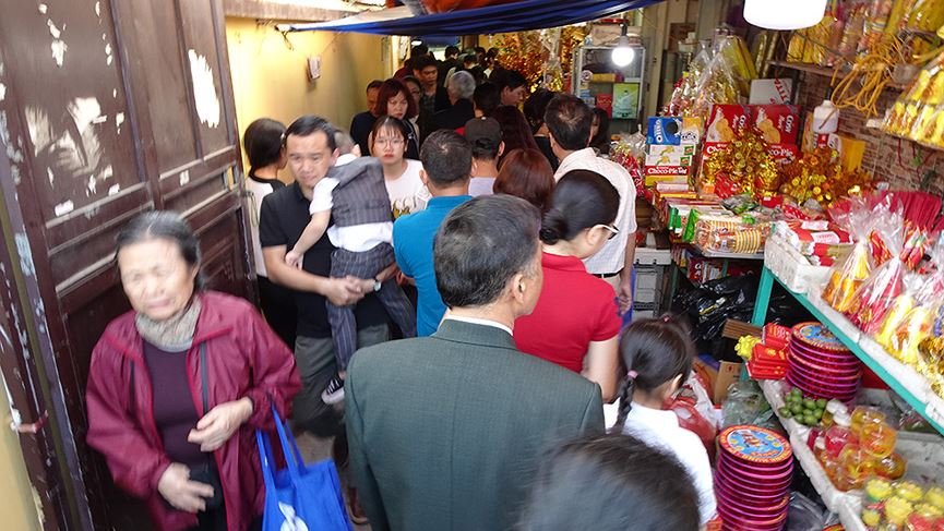 Tổ đình Phúc Khánh nườm nượp người dân đi lễ ngày đầu năm mới