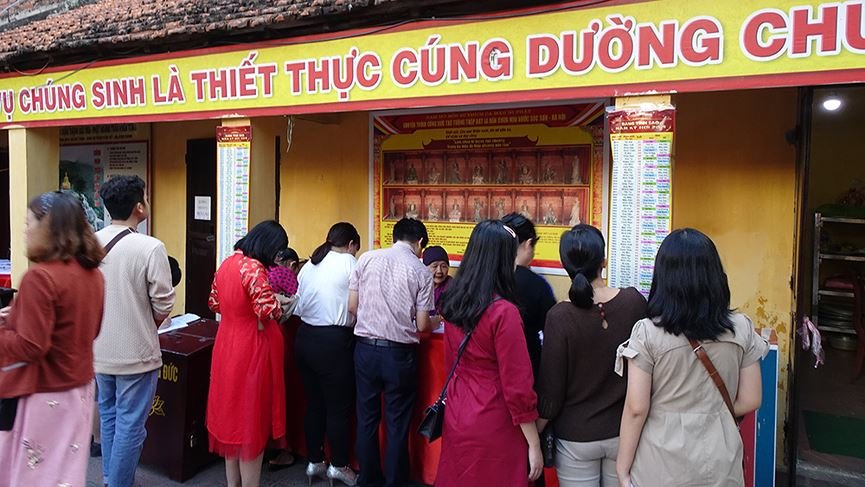 Tổ đình Phúc Khánh nườm nượp người dân đi lễ ngày đầu năm mới