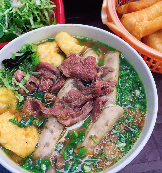 Lịch mở cửa 8 quán ăn vặt nức tiếng ở Hà Nội sau Tết