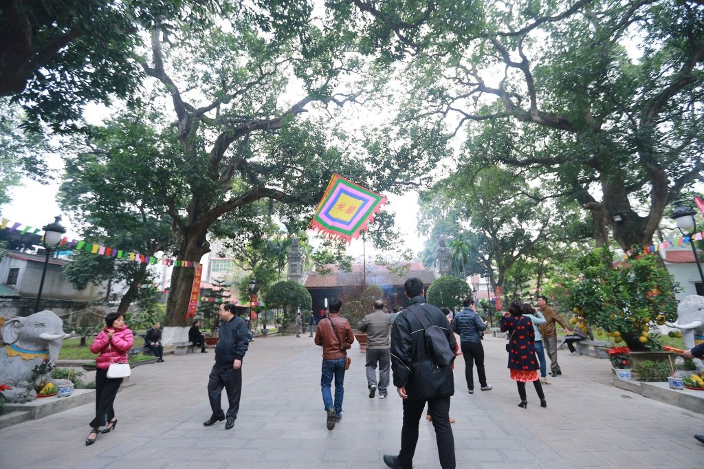 9-ngoi-chua-noi-tieng-linh-thieng-o-ha-noi-khong-the-bo-qua-vao-dip-dau-nam