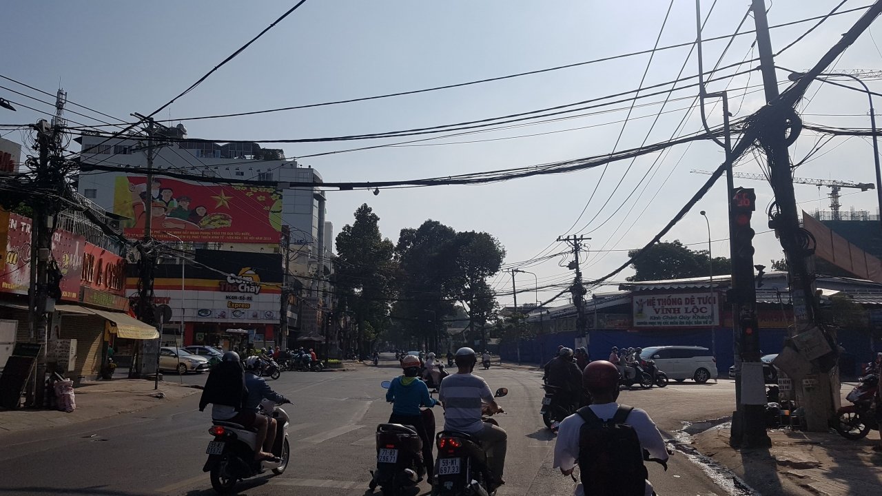 duong-pho-sai-gon-ngay-mung-5-tet-thong-thoang-khong-un-tac