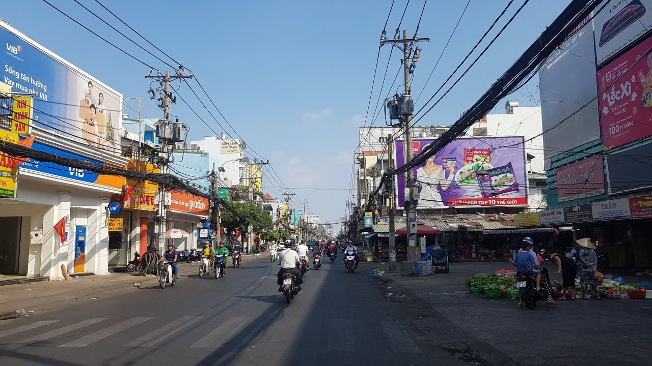 duong-pho-sai-gon-ngay-mung-5-tet-thong-thoang-khong-un-tac
