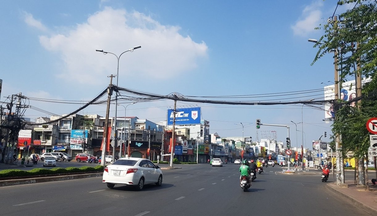 duong-pho-sai-gon-ngay-mung-5-tet-thong-thoang-khong-un-tac