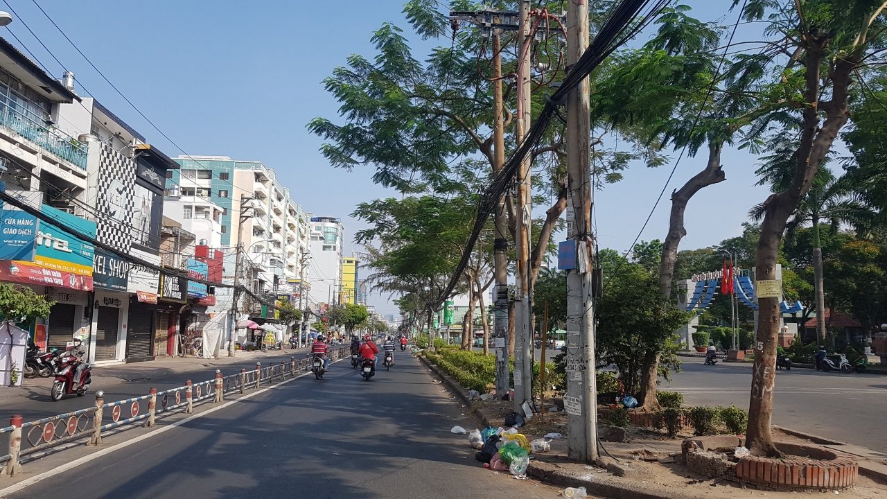 duong-pho-sai-gon-ngay-mung-5-tet-thong-thoang-khong-un-tac