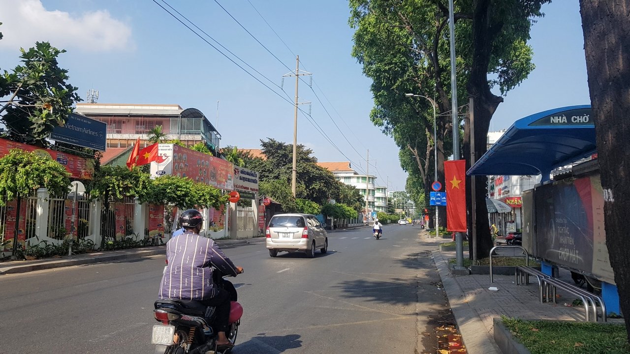 duong-pho-sai-gon-ngay-mung-5-tet-thong-thoang-khong-un-tac