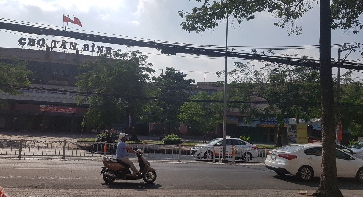 duong-pho-sai-gon-ngay-mung-5-tet-thong-thoang-khong-un-tac