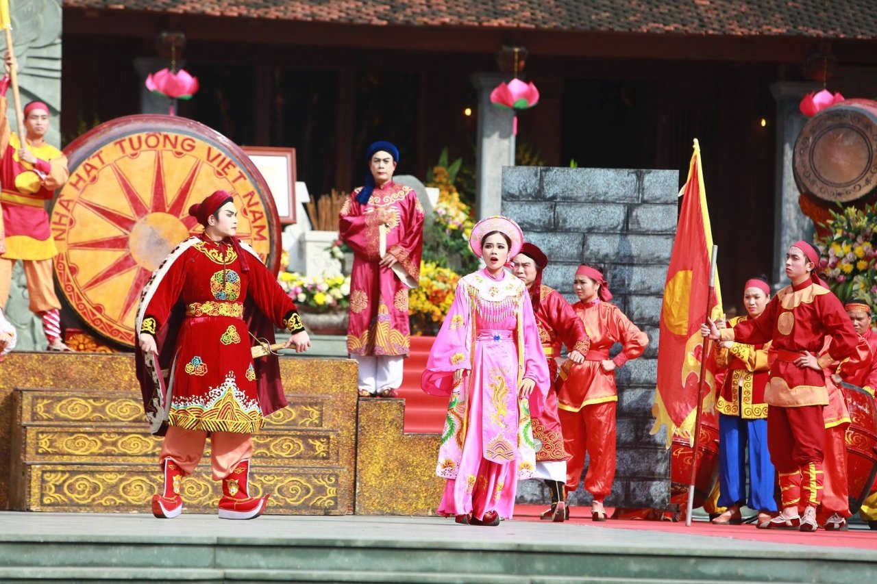 thu-tuong-nguyen-xuan-phuc-trao-bang-di-tich-quoc-gia-dac-biet-go-dong-da