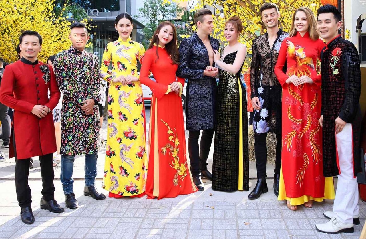 mac-chong-cu-tu-tu-vi-thua-lo-phi-thanh-van-tinh-tu-ben-trai-tay-ngay-tet