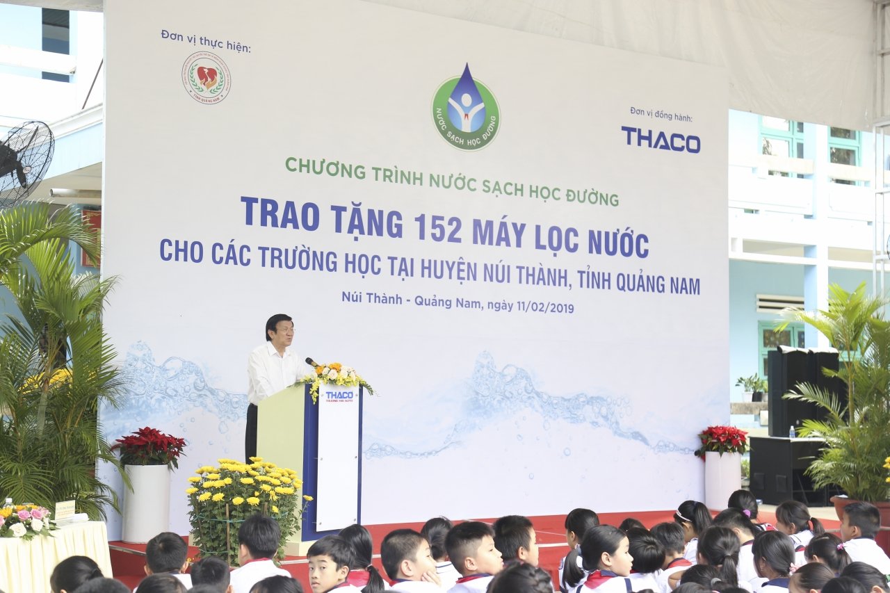 nguyen-chu-tich-nuoc-truong-tan-sang-tang-may-loc-nuoc-cho-132-co-so-giao-duc-tai-quang-nam