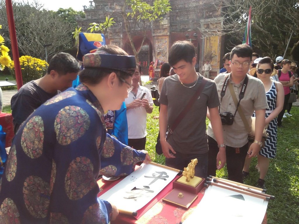 tien-hanh-ha-neu-bao-hieu-ket-thuc-ky-nghi-tet