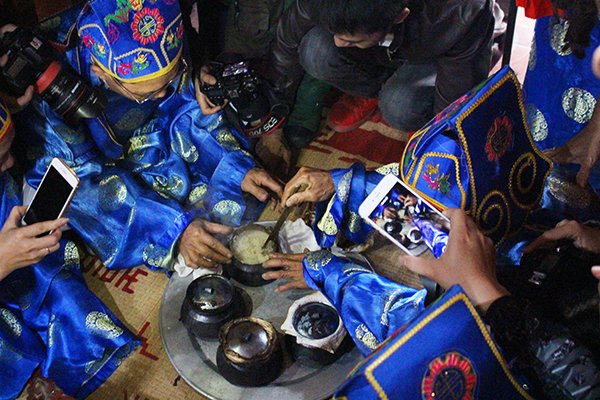 dac-sac-le-hoi-thoi-com-thi-lang-thi-cam