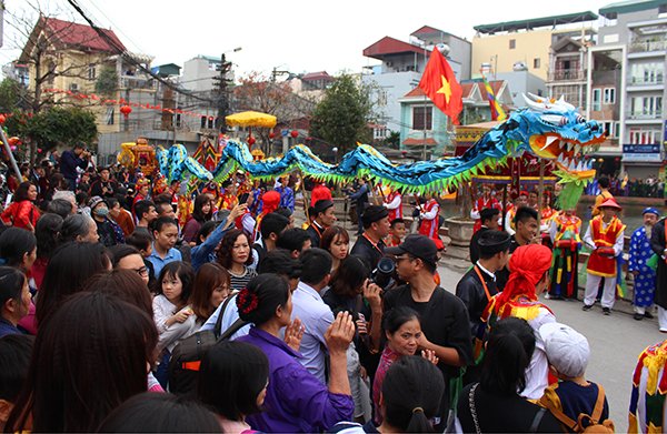 doc-dao-man-mua-con-di-danh-bong-cua-nhung-hotboy-ha-noi