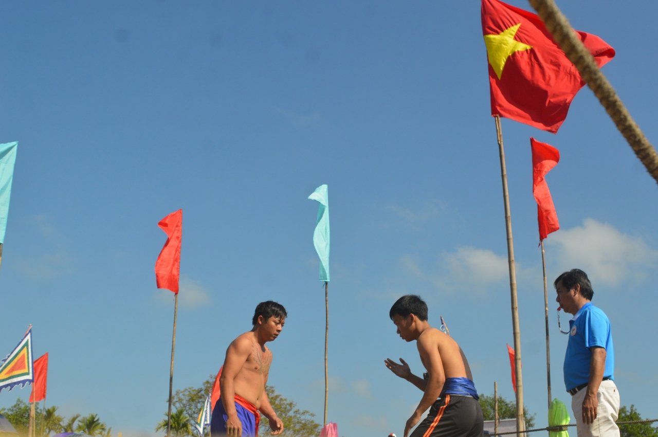 dan-hue-doi-nang-xem-trai-trang-dau-vat