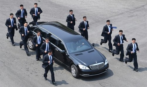Hai xe bọc thép Trump và Kim có thể dùng khi gặp nhau